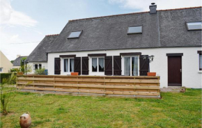 Stunning home in Lannion with WiFi and 3 Bedrooms